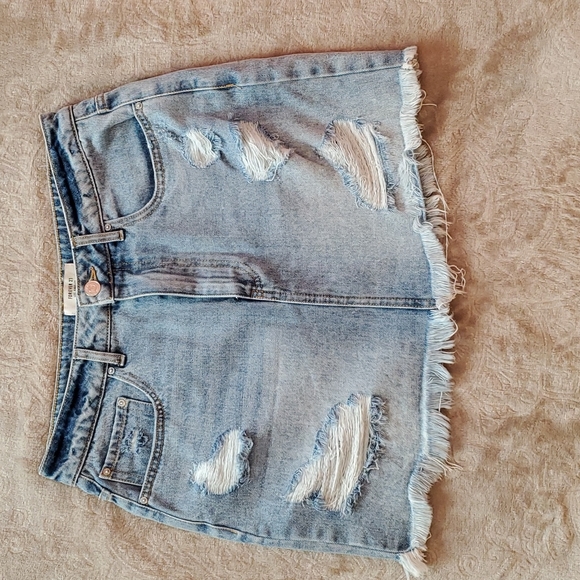 Forever 21 Dresses & Skirts - NWOT Forever 21 distressed jean skirt